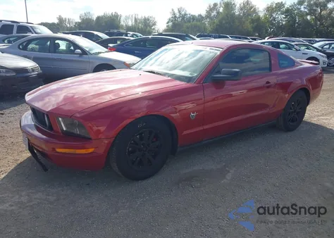 2009 Ford Mustang V6/V6 Premium z USA, uszkodzony, nr VIN 1ZVHT80N395142151